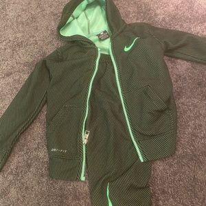 Nike jogger tech set